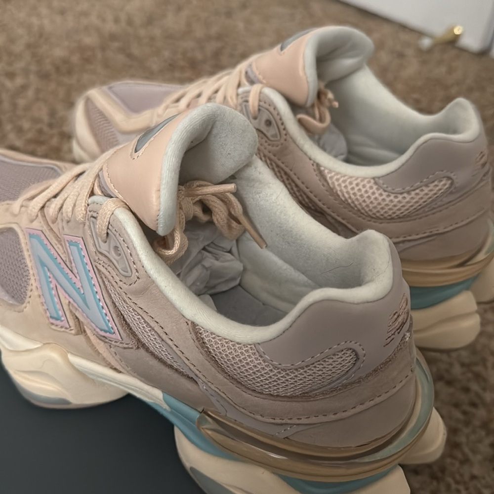 New Balance 9060 Beige Pink/Baby Blue Suede Women Size 8/Men Size 6.5 - Picture 8 of 9